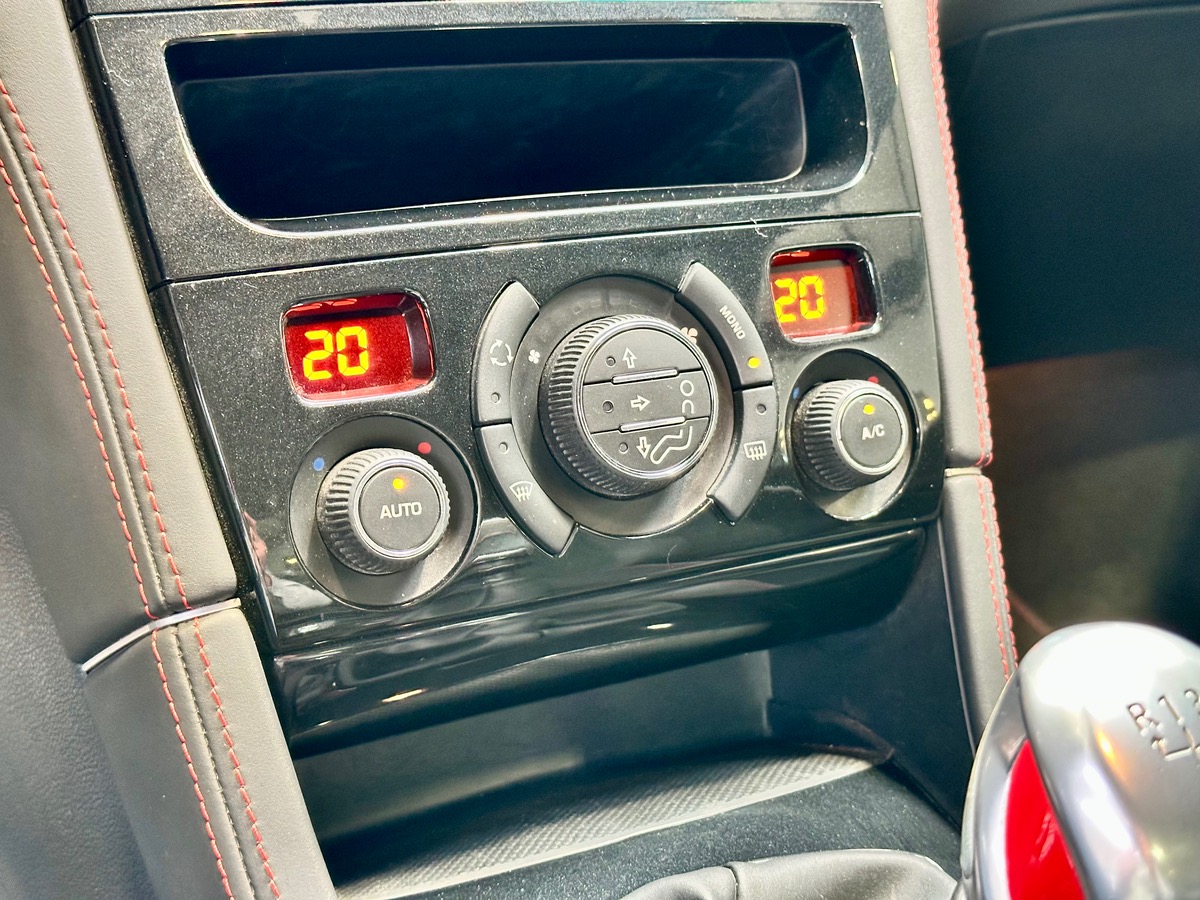 Peugeot RCZ R (2) 1.6 THP 270 h