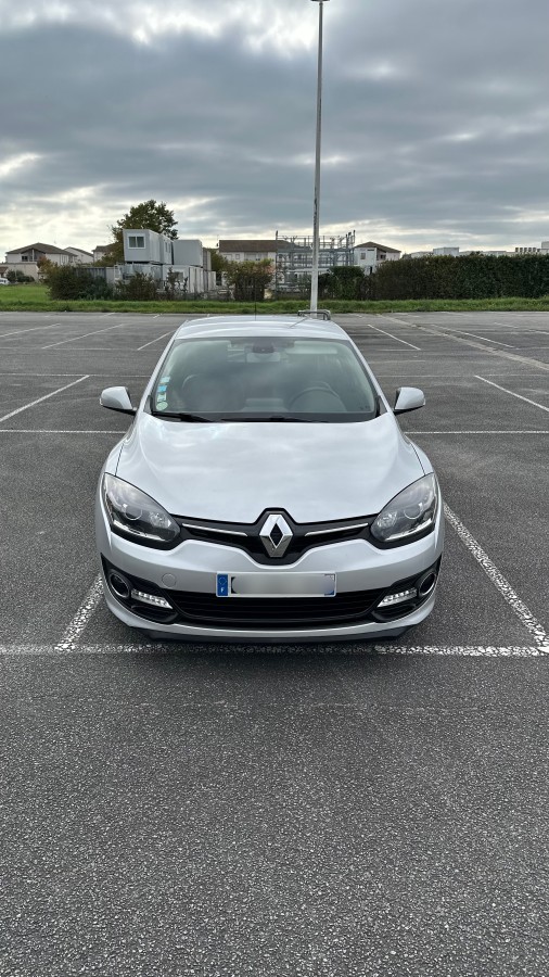 RENAULT MEGANE 3 110 ch | Business | Aide stationnement avant, arriére | Régulateur de vitesse