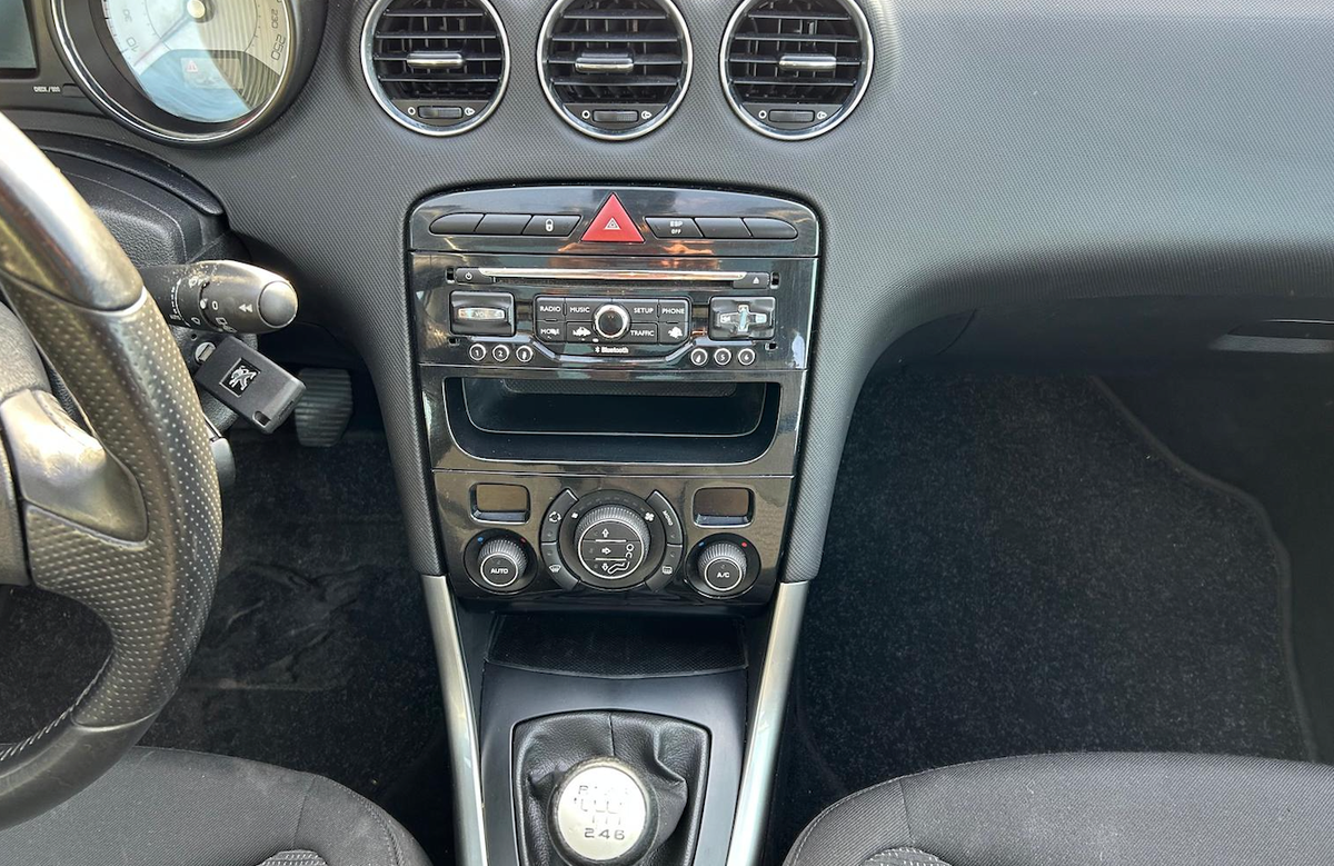 Peugeot 308 eHDI 1.6 (112 ch)