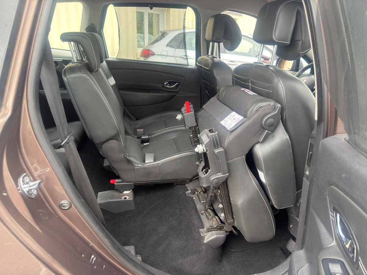 RENAULT Grand Scenic 1.5 DCI 110ch 7 places BVM Distribution OK / Embrayage OK / Entretien OK