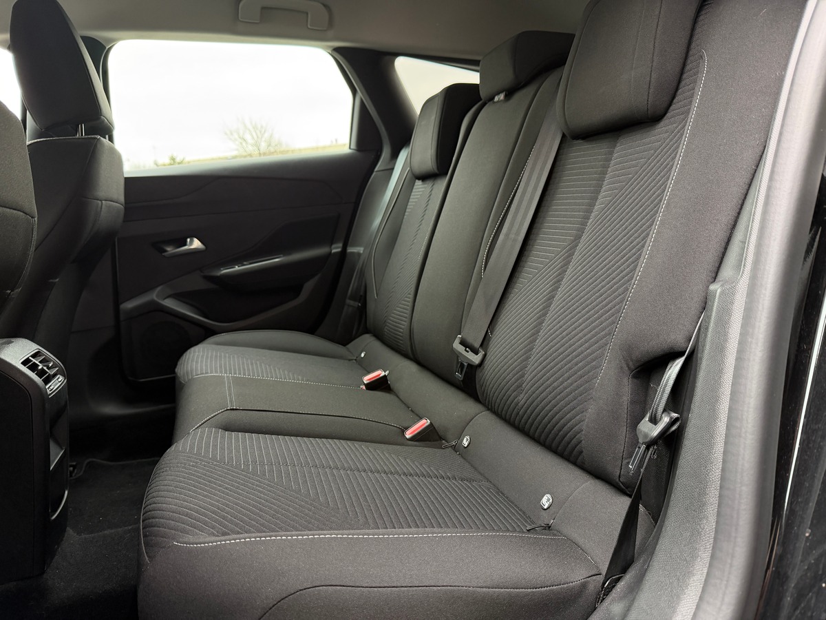 Peugeot 308 Active Business 1.2 EAT8 S&S 130 cv Boîte auto - Entretiens Peugeot