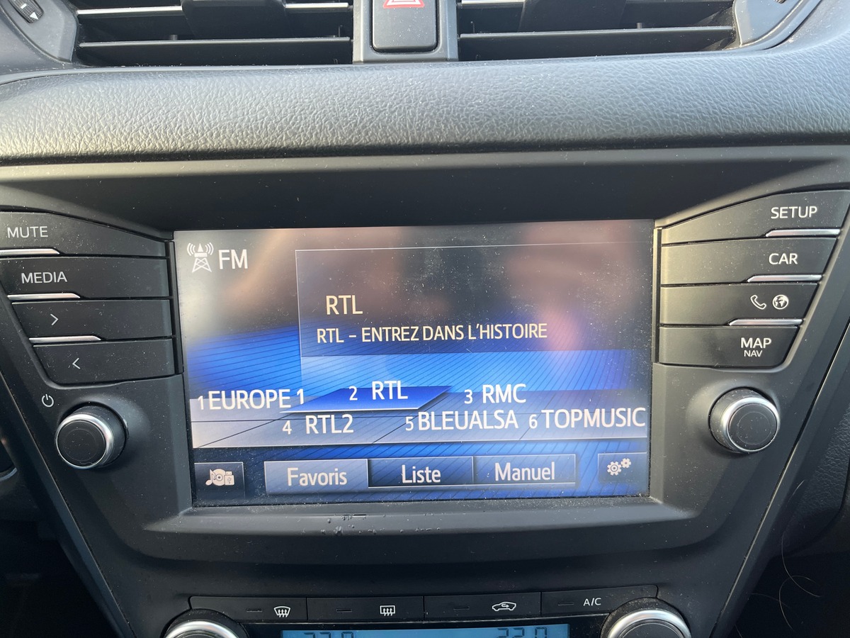 Toyota Avensis SW 2.0 D-4D 143ch, EXECUTIVE, ATTELAGE, RADAR, SIEGES CHAUFFANT, TOIT PANORAMIQUE