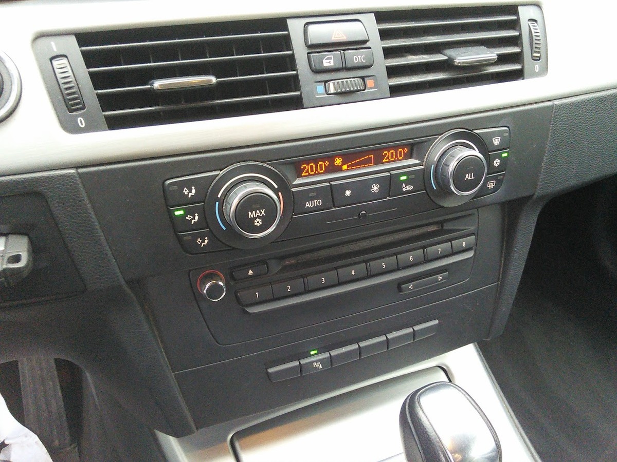Bmw Série 3 325d 2.0  bva 197 CV sport design Origine française