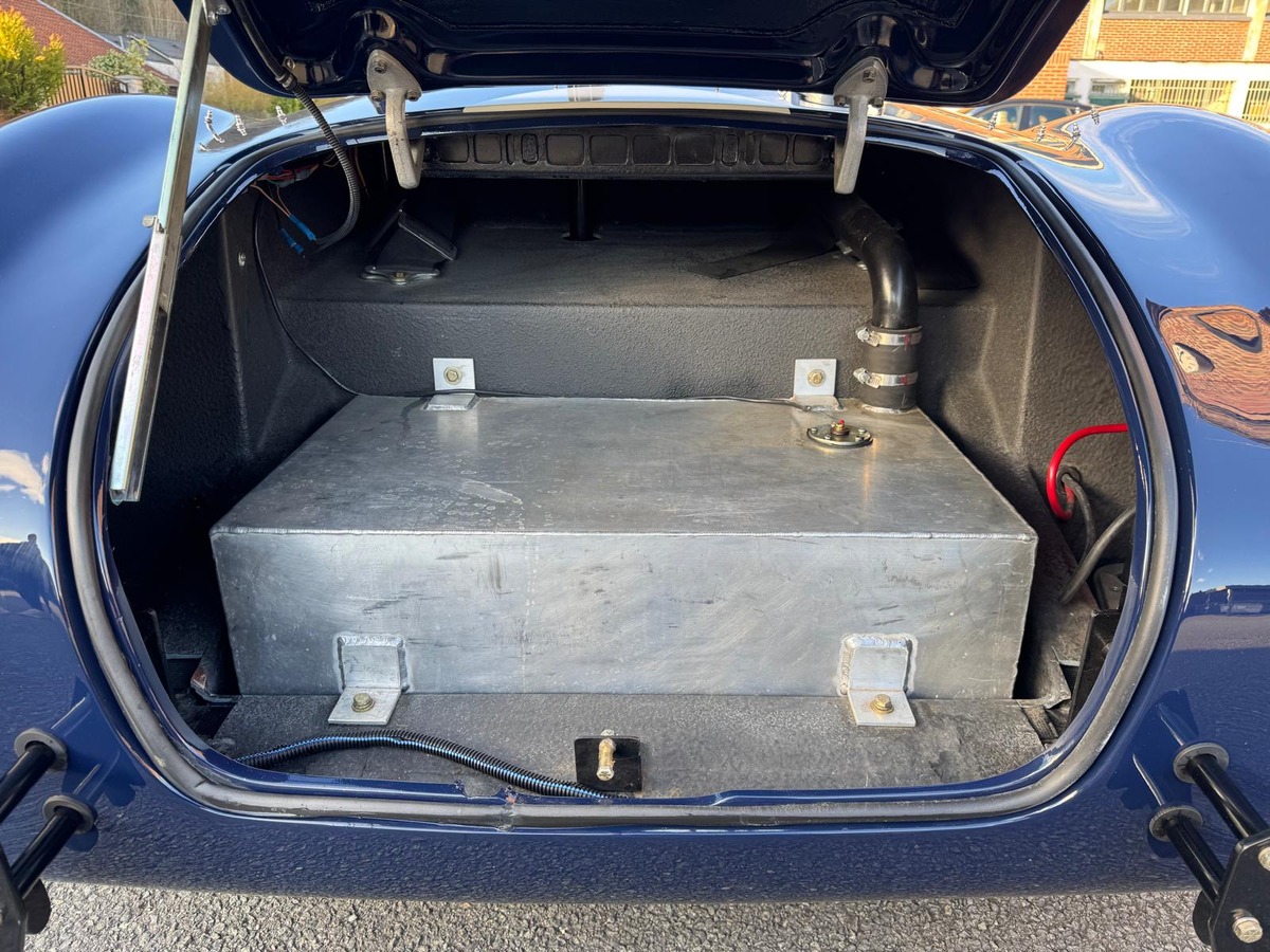 AC Cobra 289 FIA 6.4/390 Edelbrock 450cv - Restauré