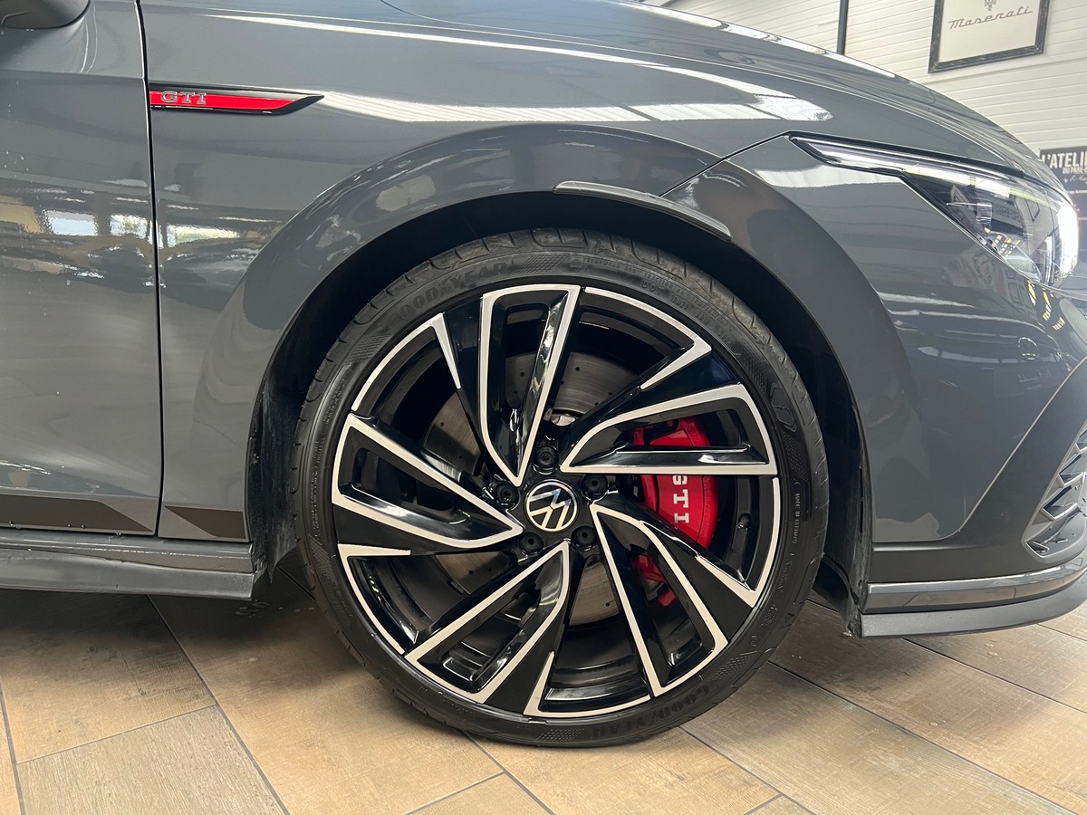 Volkswagen Golf VIII GTI CLUBSPORT 2.0 TSI 300 ch DSG7 + attelage amovible