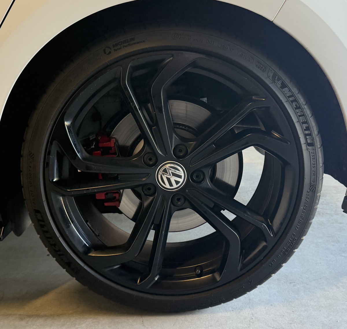 Volkswagen Golf VII - TCR / CarVertical / Echappement Akrapovic / Apple Carplay / Caméra