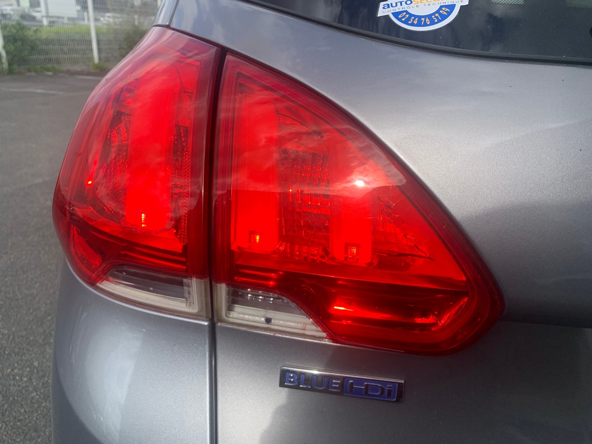 Peugeot 2008 100 ch | Style | Régulateur de vitesse | GPS | Bluetooth | Radar arriére | Barres toit