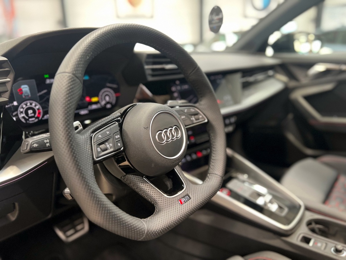 Audi RS3 Sportback QUATTRO 2.5L TFSi 400  S-TRONIC DAYTONA GREY 