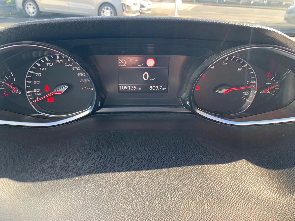 Peugeot 308 130 ch | Allure | Caméra de recul | Apple car play | Régulateur vitesse | Barres de toit