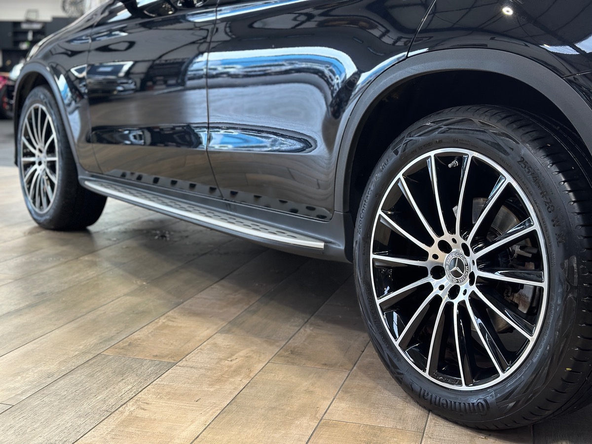 Mercedes-Benz Classe GLC 300 Fascination 4MATIC AMG 9G-Tronic - 1ère Main - Attelage - Options +++