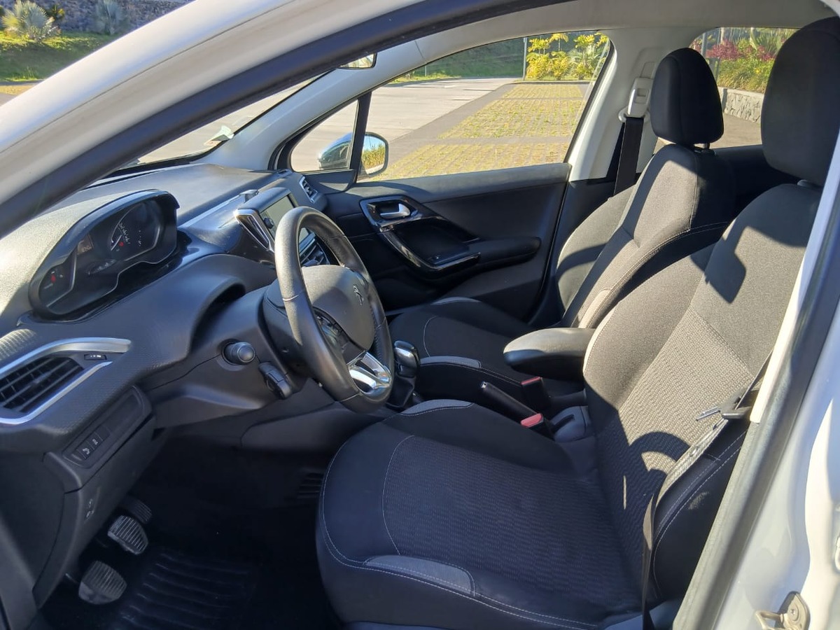 Peugeot 208 I 1.6 HDI / BLUEHDI 75 STYLE