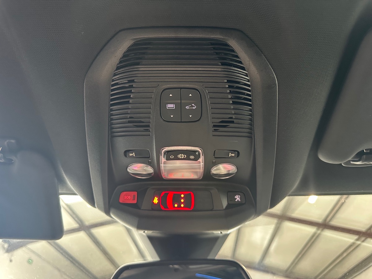 Peugeot 3008 1.2 PureTech 130ch S&S GT Line / Entretien complet Peugeot / Distribution neuve