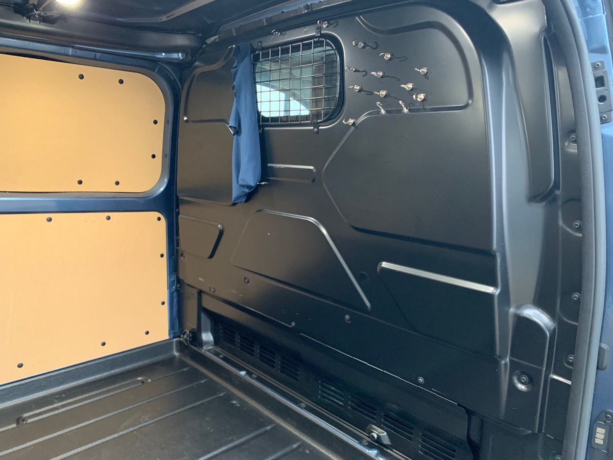 Ford TRANSIT CUSTOM FG 280 L1H1 2.0 130 LIMITED | Marches pieds | Attelage | Régulateur vitesse