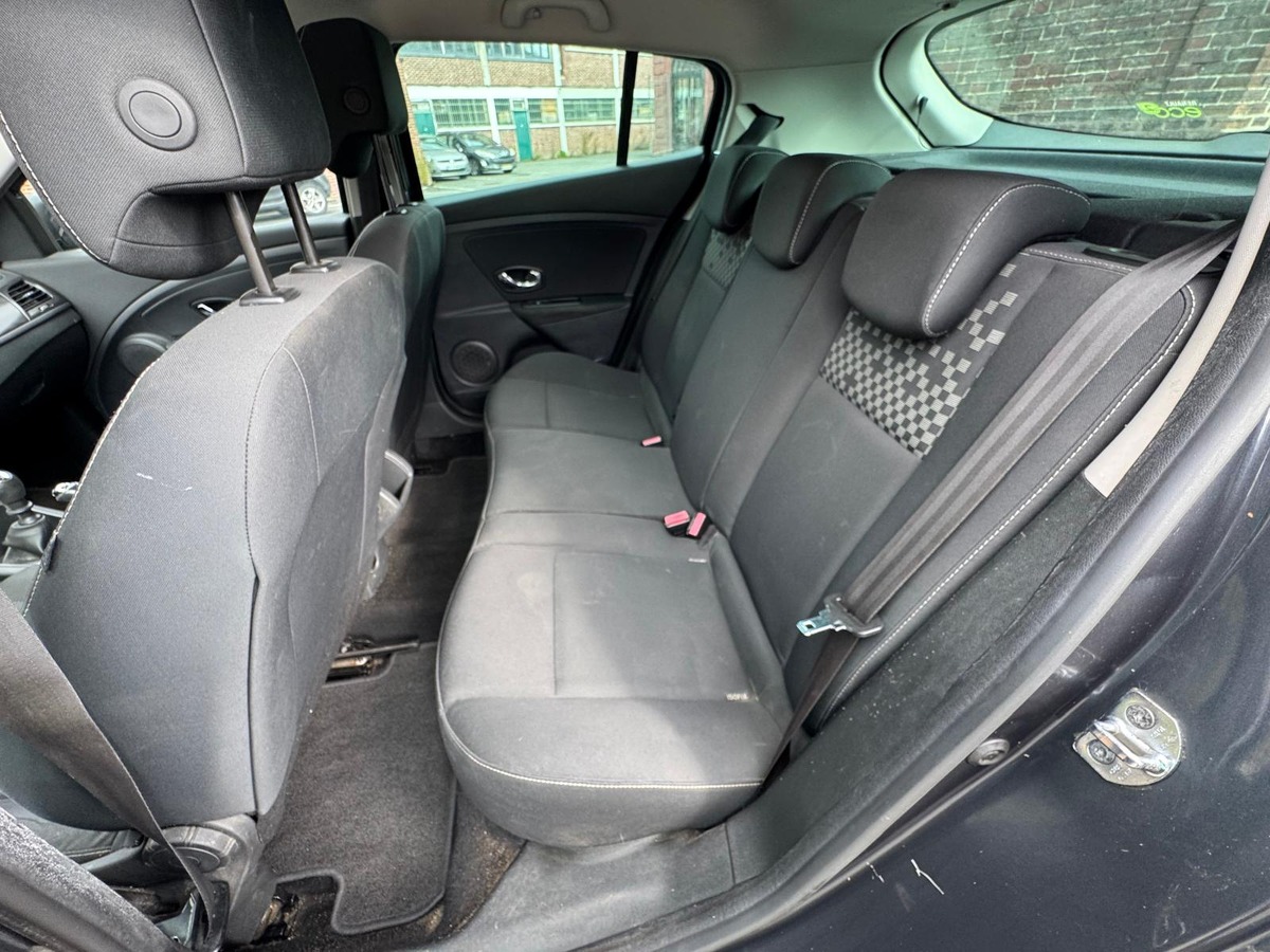 RENAULT Megane III 1.5 dci 110cv Limited - Garantie