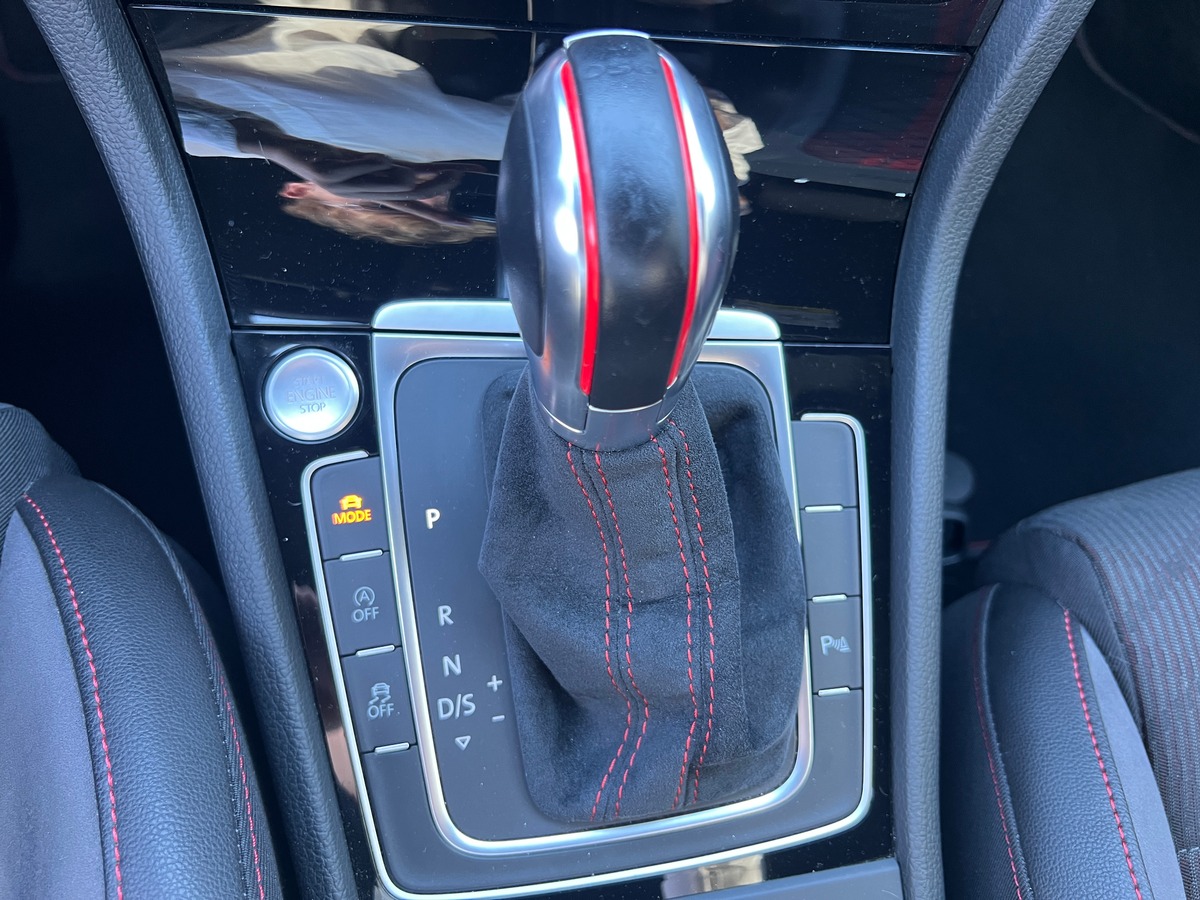 Volkswagen Golf GTI TCR | Stage 1 | Régulateur | Sièges chauffants | GPS | Ligne compléte Akrapovic