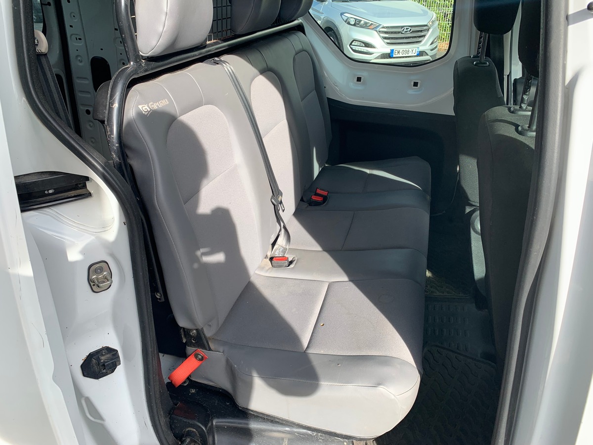 Peugeot Partner 100 ch | 5 Places | GPS | Climatisation | Attelage | Roue secours | Apple car play