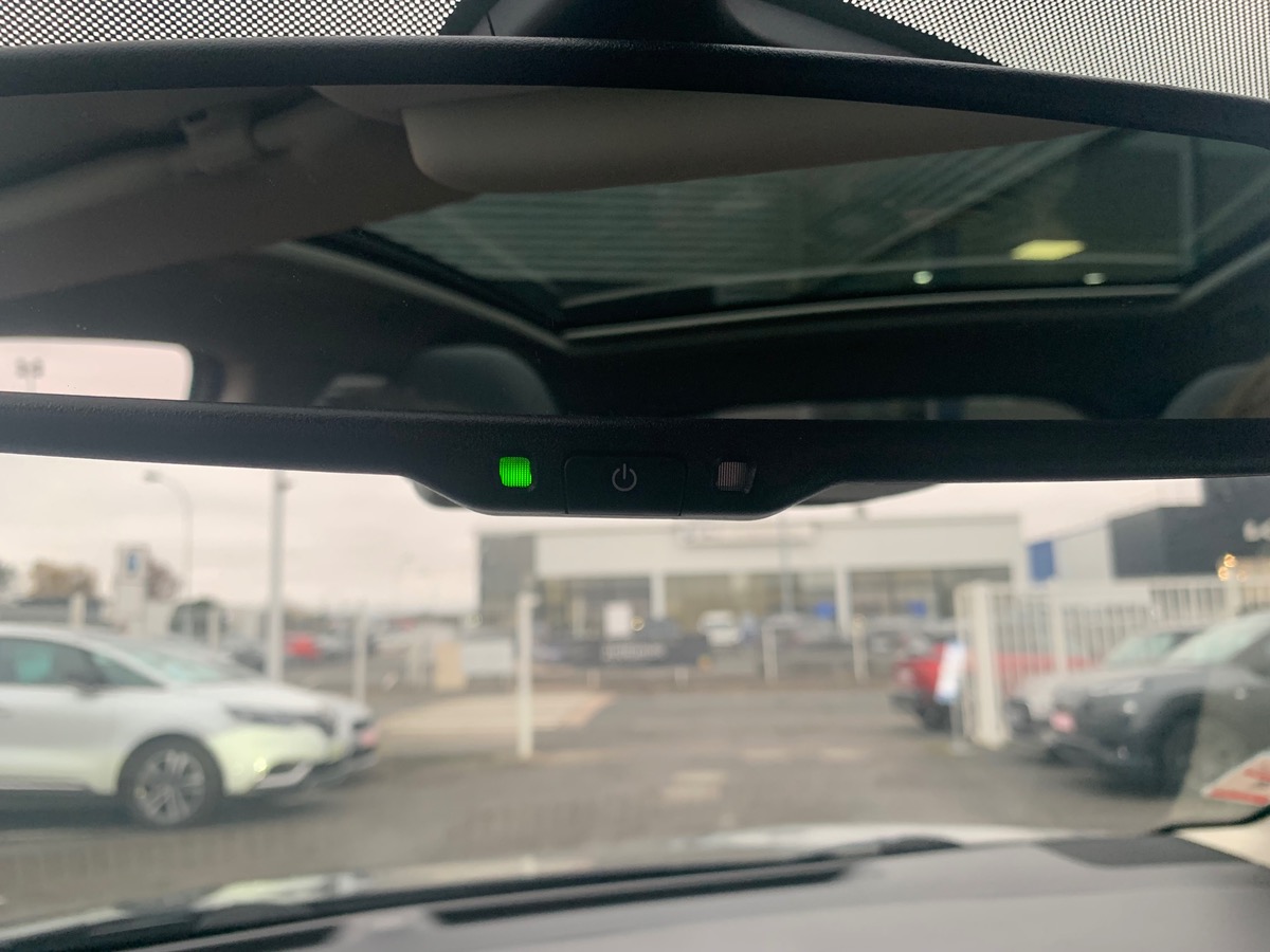 Nissan Qashqai 130 ch | Tekna | Toit Panoramique | Caméra 360° | GPS | Attelage | Barres de Toit