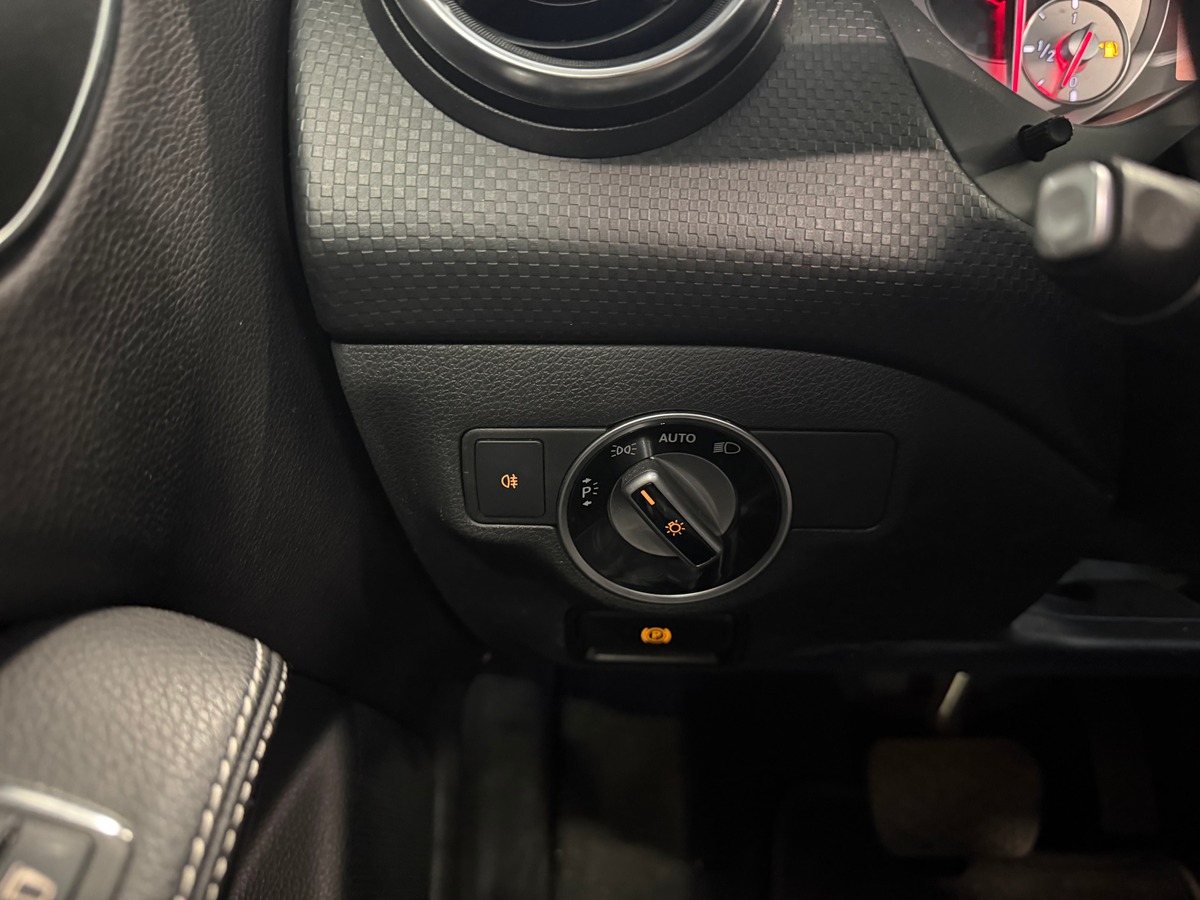 Mercedes Benz Classe A 180 cdi Sensation / Toit Panoramique Ouvrant