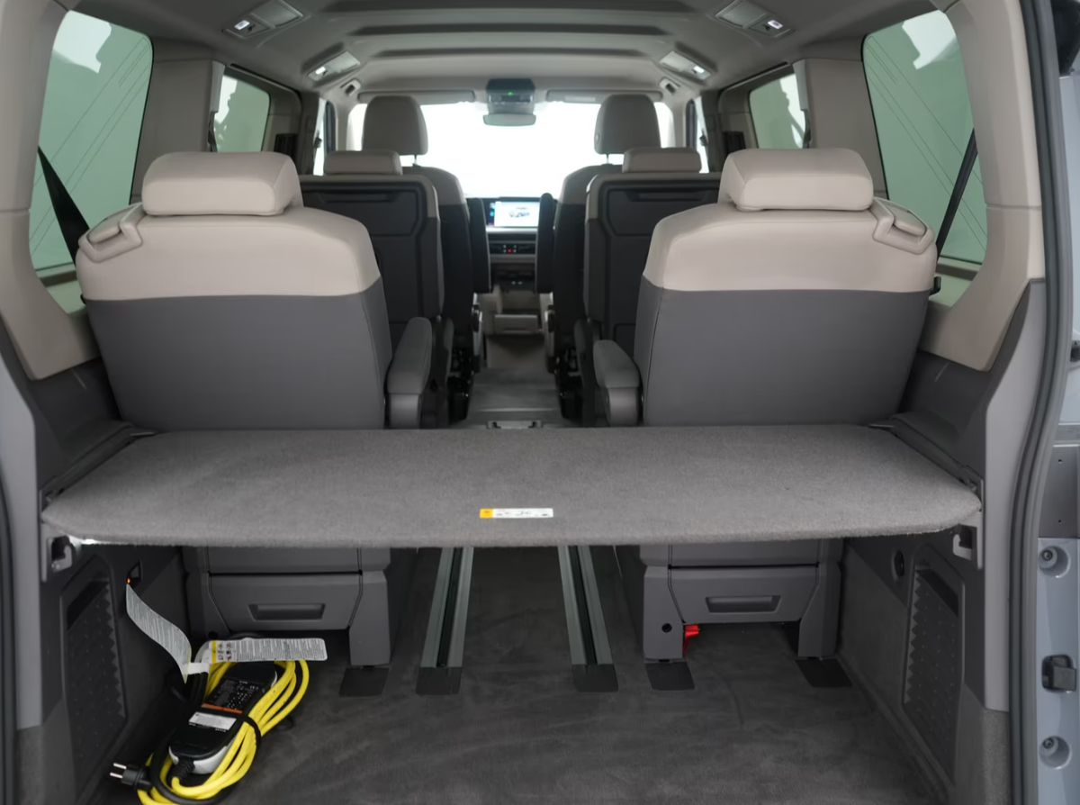 Volkswagen Multivan VII (T7) 1.4 eHybrid 218ch Life Long DSG6/vis à vis/Harman-Kardon/Attelage