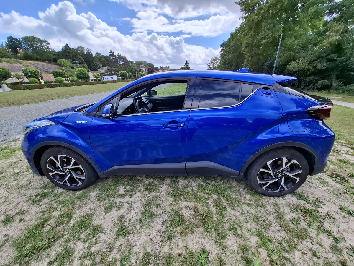 Toyota C-HR 184 ch | Édition | Attelage | Régulateur de vitesse adaptatif | Caméra de Recul