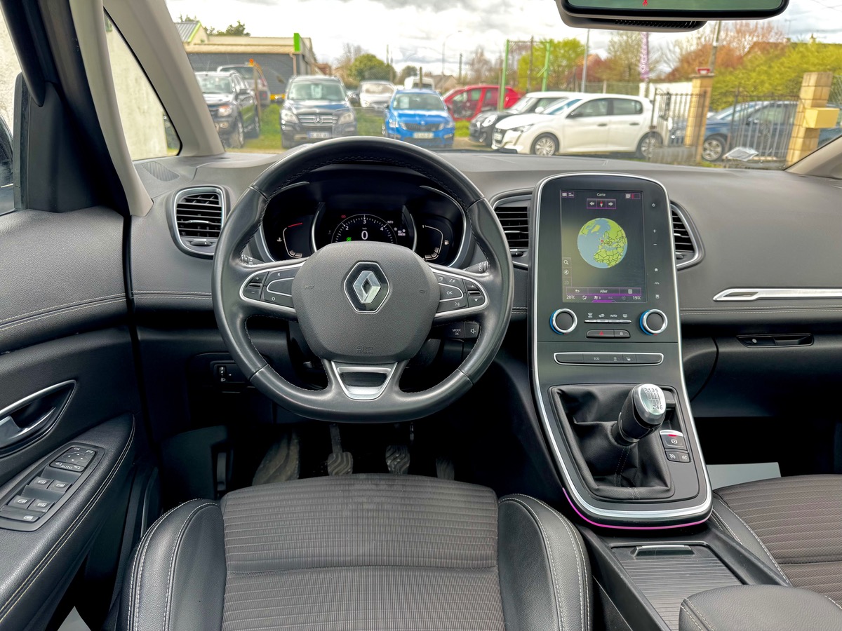 RENAULT Grand Scenic IV BLUE DCI 120 CV INTENS 7 PLACES AFFICHEUR TÊTE HAUTE / TOIT PANO / CAMÉRA