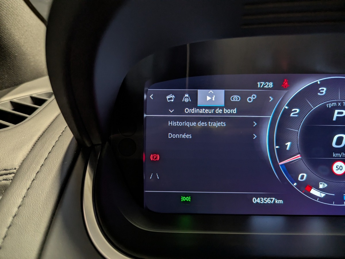 Jaguar F-TYPE R V8 5L 575 ch BVA8 AWD PAS DE MALUS