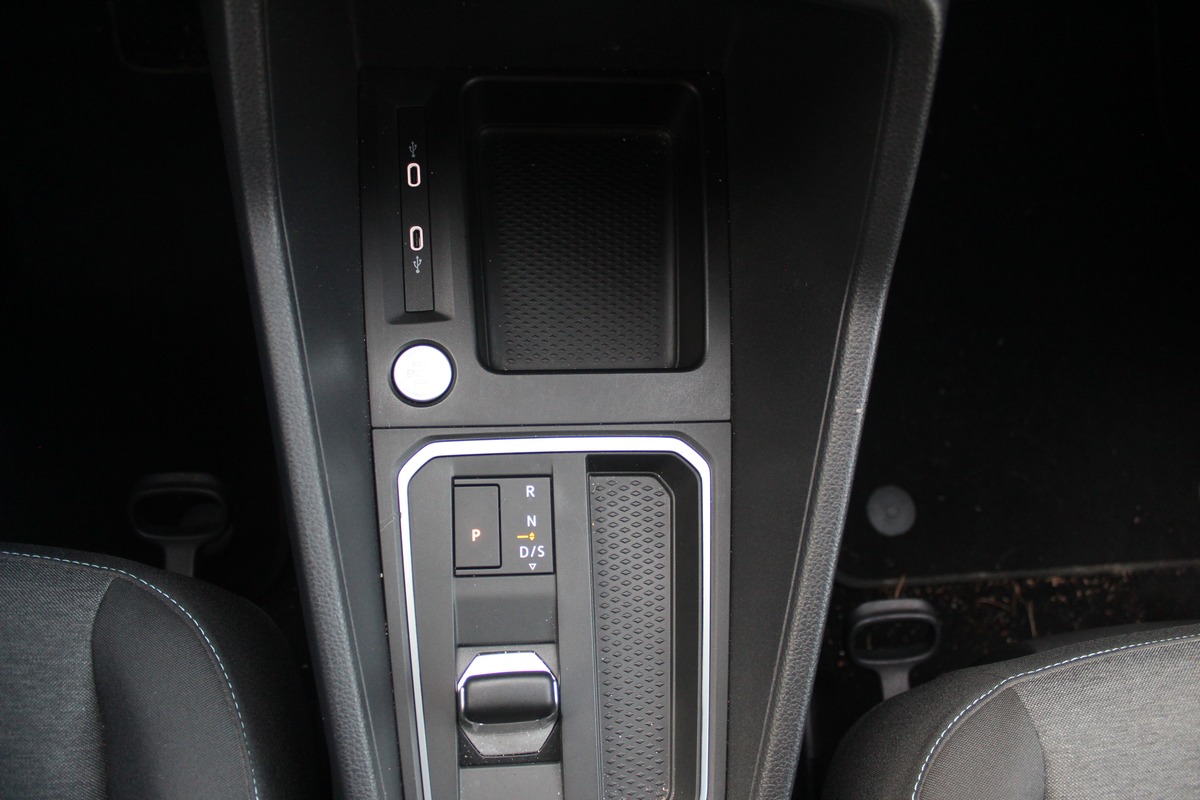 Ford Tourneo CONNECT III 2.0 ECOBLUE 122 ch  ACTIVE DSG 7 - 5 PLACES + CARPLAY