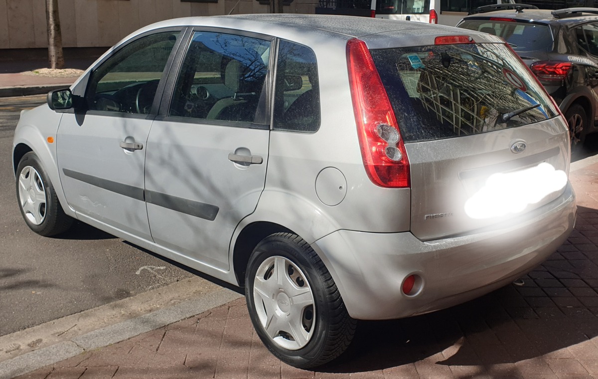 Ford Fiesta Fiesta 4 Senso 1.2 75CV phase 2 CT ok et révisé