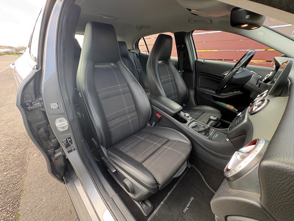 Mercedes Benz GLA 200 SENSATION 156CH