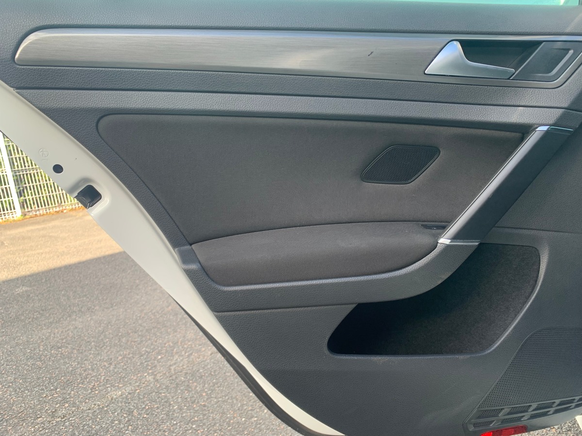 Volkswagen GOLF 7 105 ch | Confortline | Toit ouvrant | Régulateur de vitesse | Radar avant et arriére