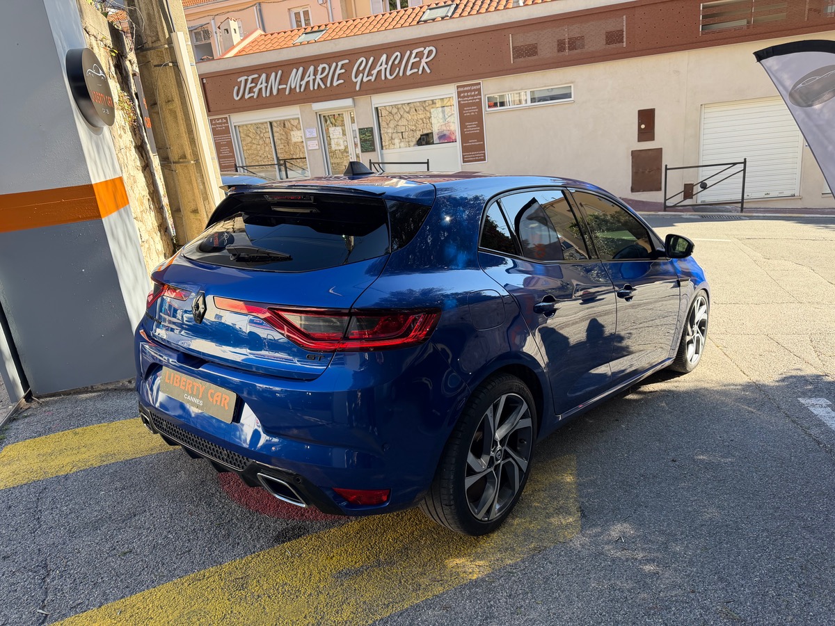 RENAULT Megane GT 1.6 TCE 205 CV 4CONTROL / Ligne D'échappement modifiée / Grand écran / Pack Black