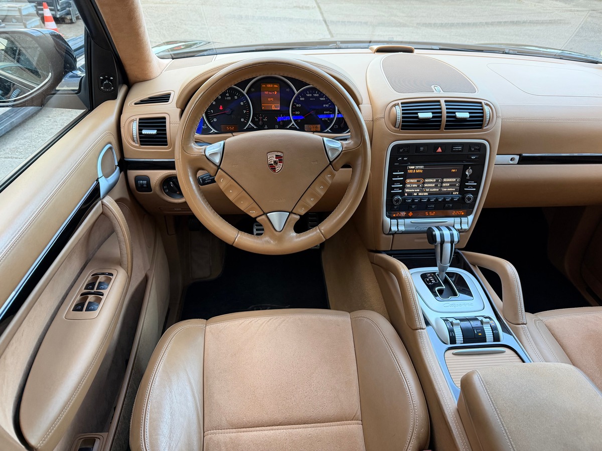 Porsche Cayenne GTS 4.8 V8 TIPTRONIC / TOIT OUVRANT / SIEGES AV CHAUFFANT / HAYON ELECTRIQUE