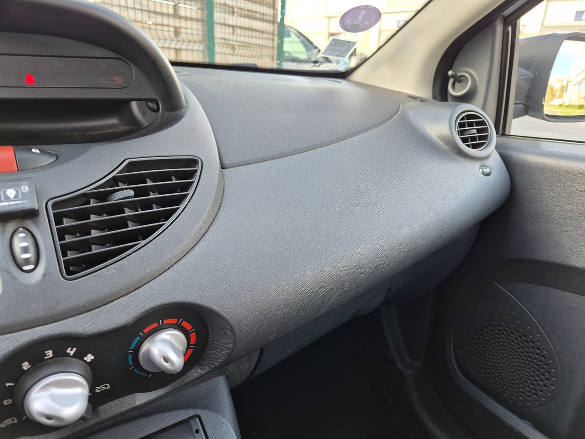 RENAULT Twingo II 1.2 16V LEV ACCESS