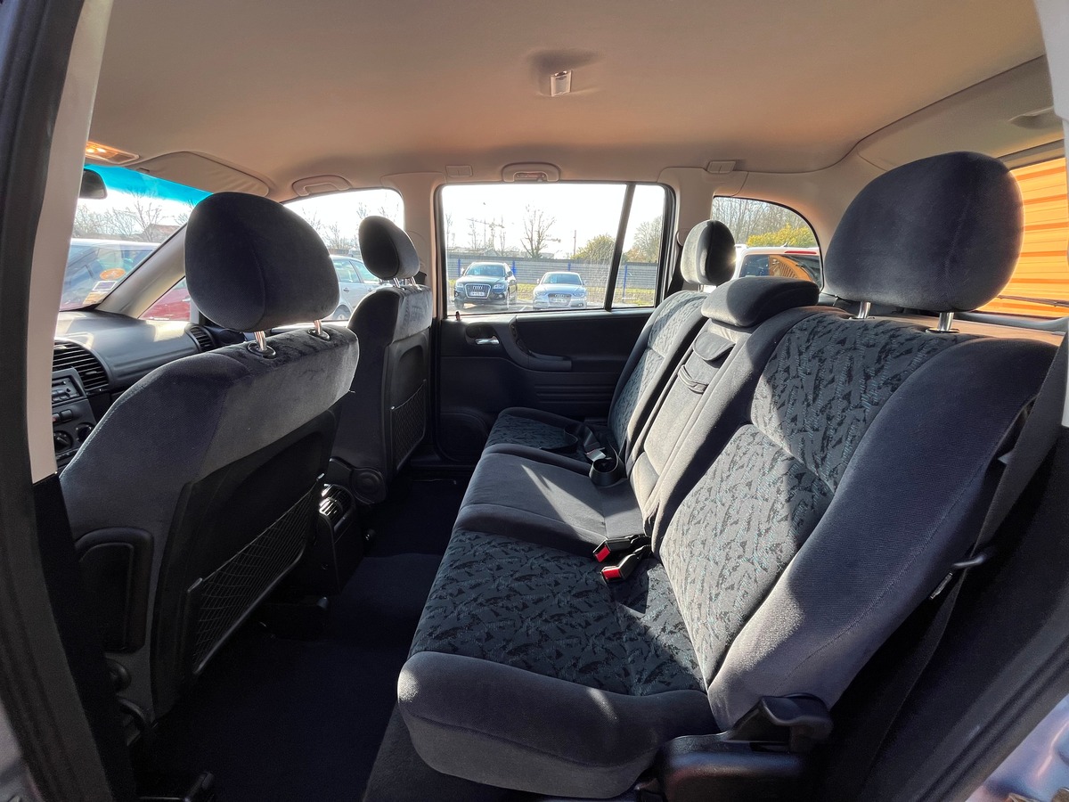 Opel Zafira A 1.8 i 125 CH ELEGANCE 7 PLACES 1ERE MAIN