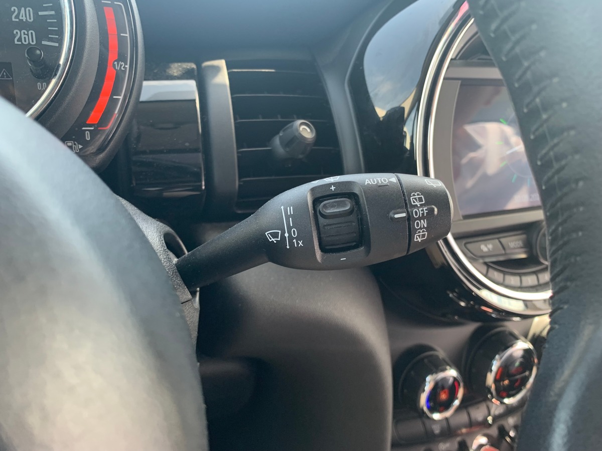 Mini Mini 5 Portes 136 ch | EDITION GREENWICH | Mode Sport | Toit panoramique ouvrant | Caméra de recul
