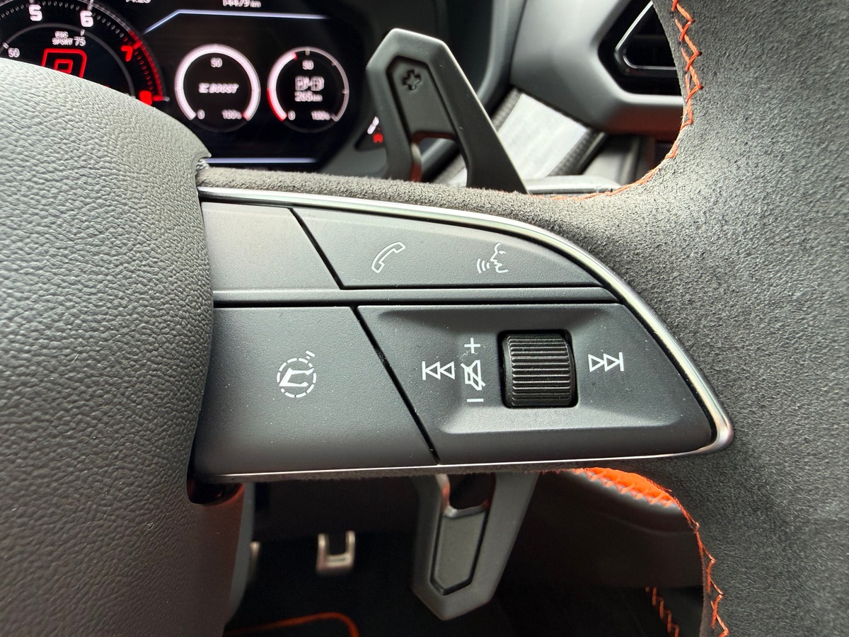 Lamborghini Urus 4.0 V8 800 CH SE / 1ERE MAIN / 14417 KMS