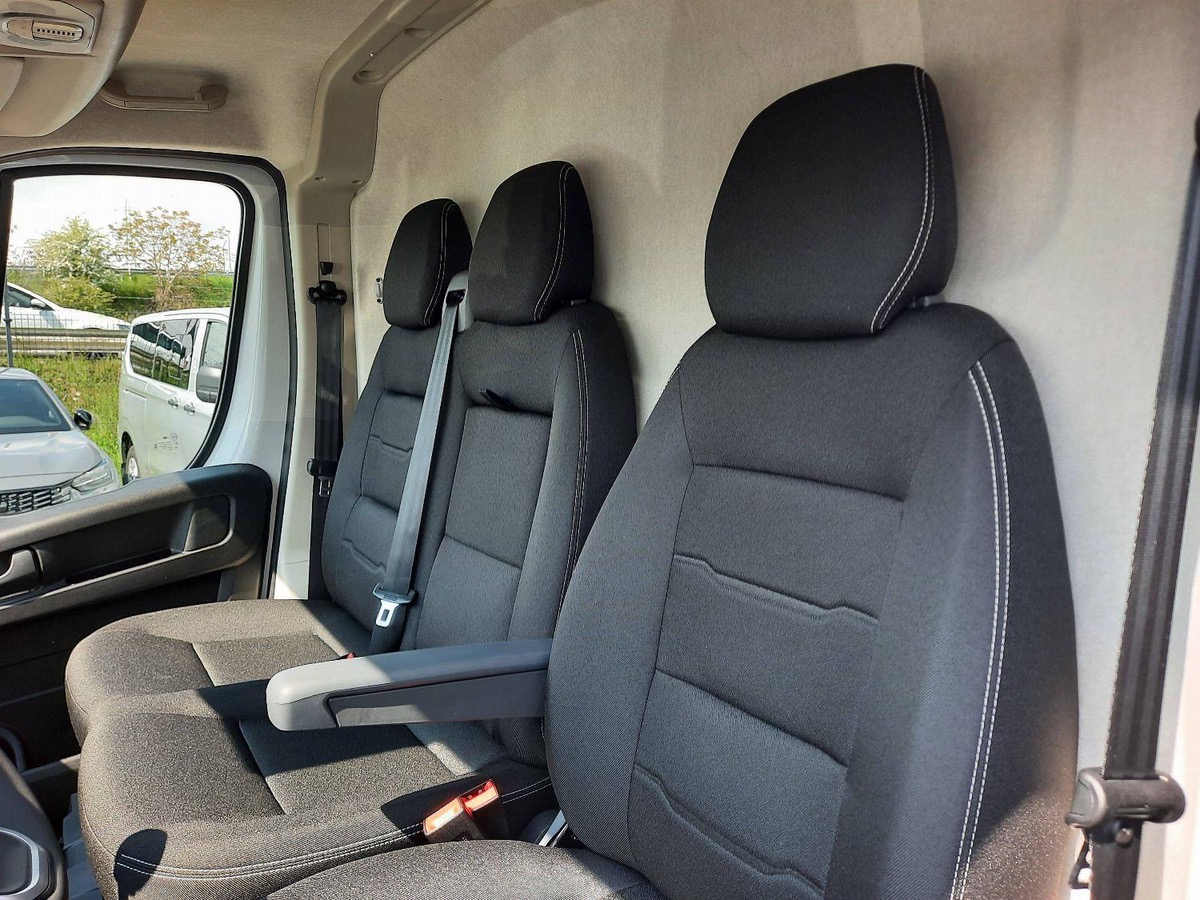 Peugeot Boxer Fg FOURGON 333 L2H2 2.2 BLUEHDI 140CH M6 CONFORT