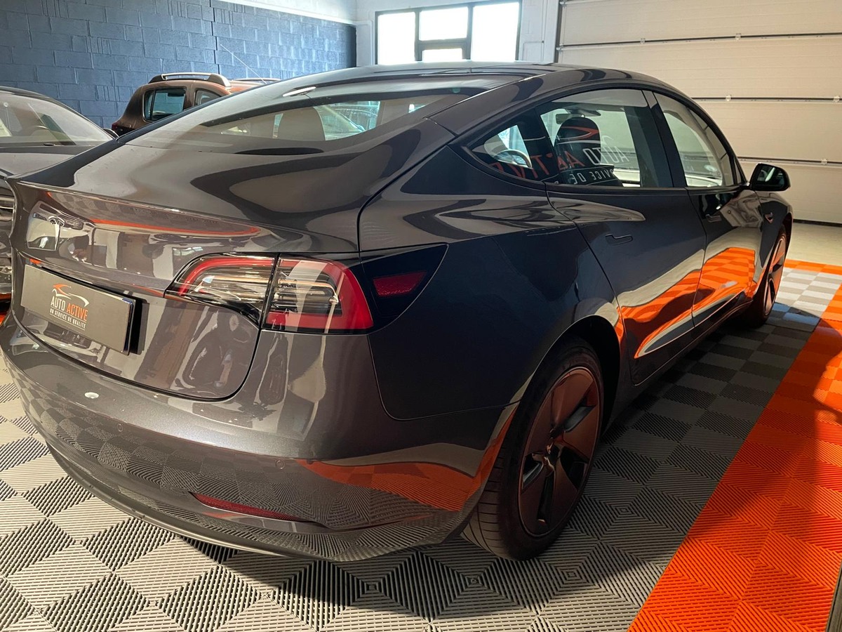 Tesla Model 3 RWD