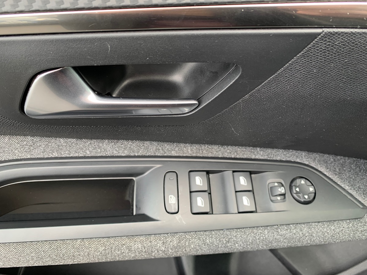 Peugeot 5008 130 ch | 7 Places | Active Pack