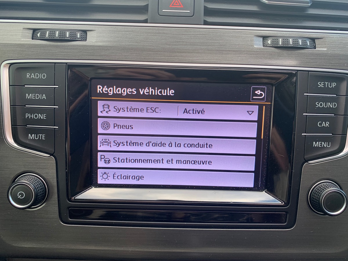 Volkswagen GOLF 7 105 ch | Confortline | Toit ouvrant | Régulateur de vitesse | Radar avant et arriére