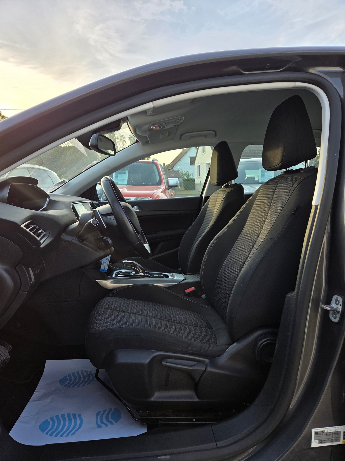 Peugeot 308 1.5 BHDi 130 CV EAT8  ACTIVE BUSINESS / 1ERE MAIN / TVA