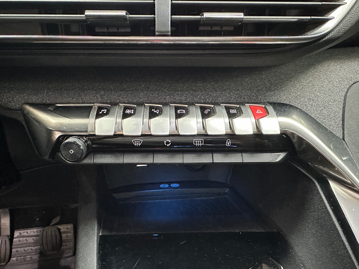 Peugeot 3008 1.2 PureTech 130ch S&S GT Line / Entretien complet Peugeot / Distribution neuve