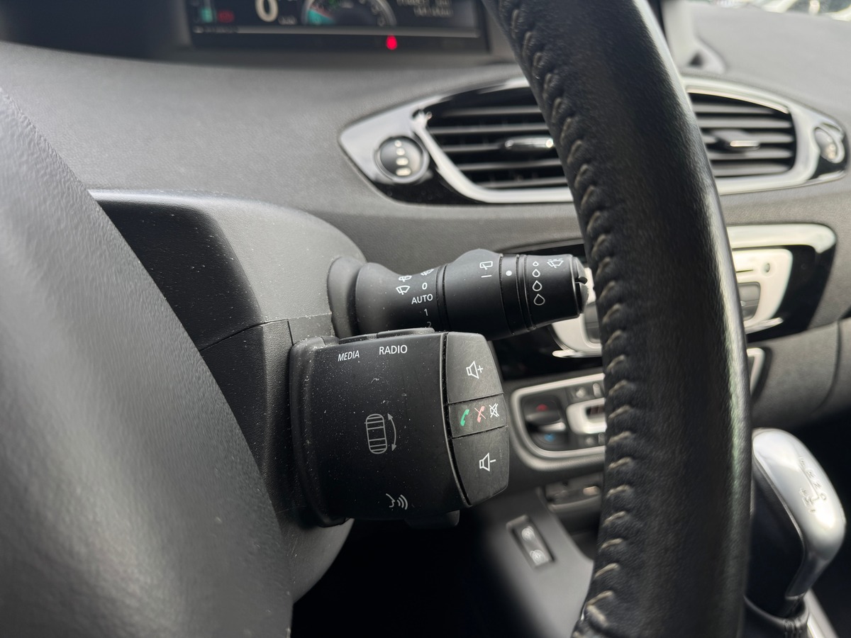 RENAULT Scenic 3 BOSE EDITION EDC6 Phase 2 1.5 dCi 110 cv Boîte auto