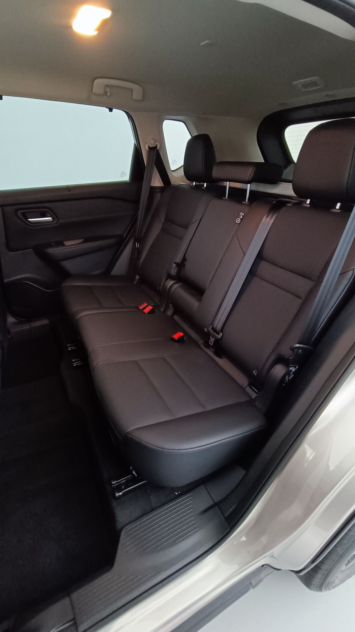 Nissan NISSAN X TRAIL e-Power 204 chevaux N-Trek | Jantes alliage 18" N-TREK | PLUSIEURS COLORIS