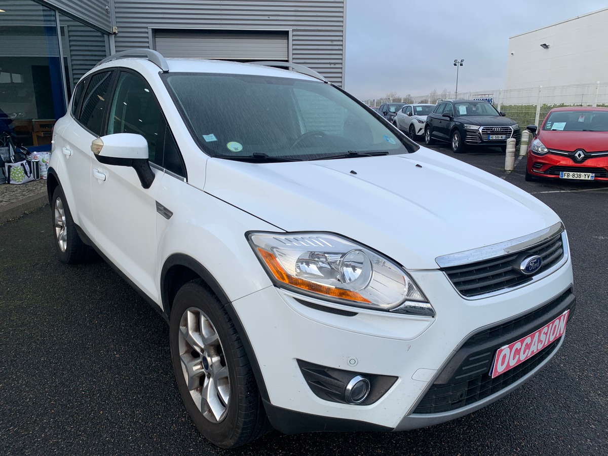 Ford Kuga 140 | TREND | Radar de stationnement avant arriére | Attelage | Climaisation | Jantes 17''