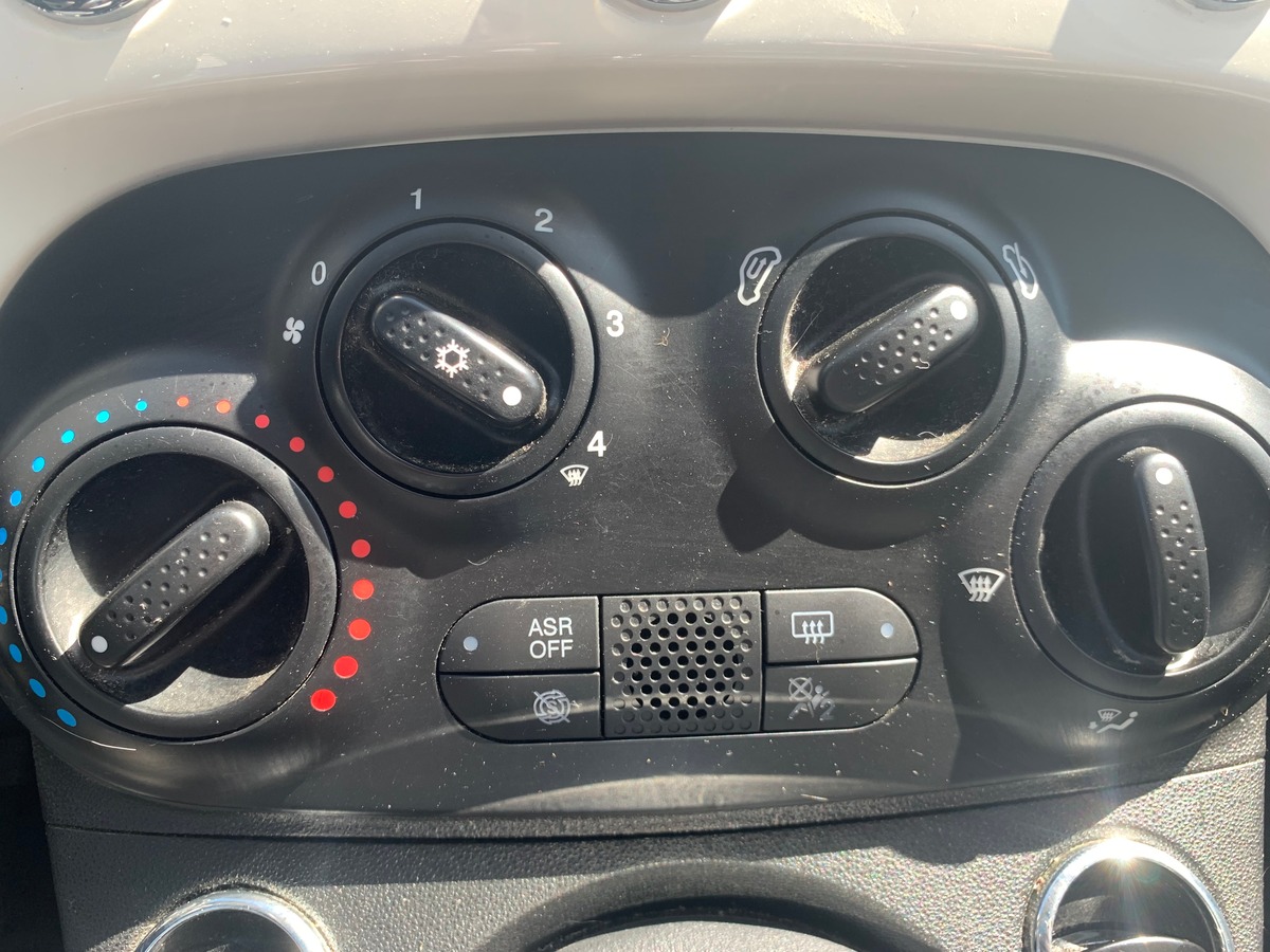 Fiat 500 LOUNGE | Kit mains libres Bluetooth | Régulateur de vitesse | CLIMATISATI0N
