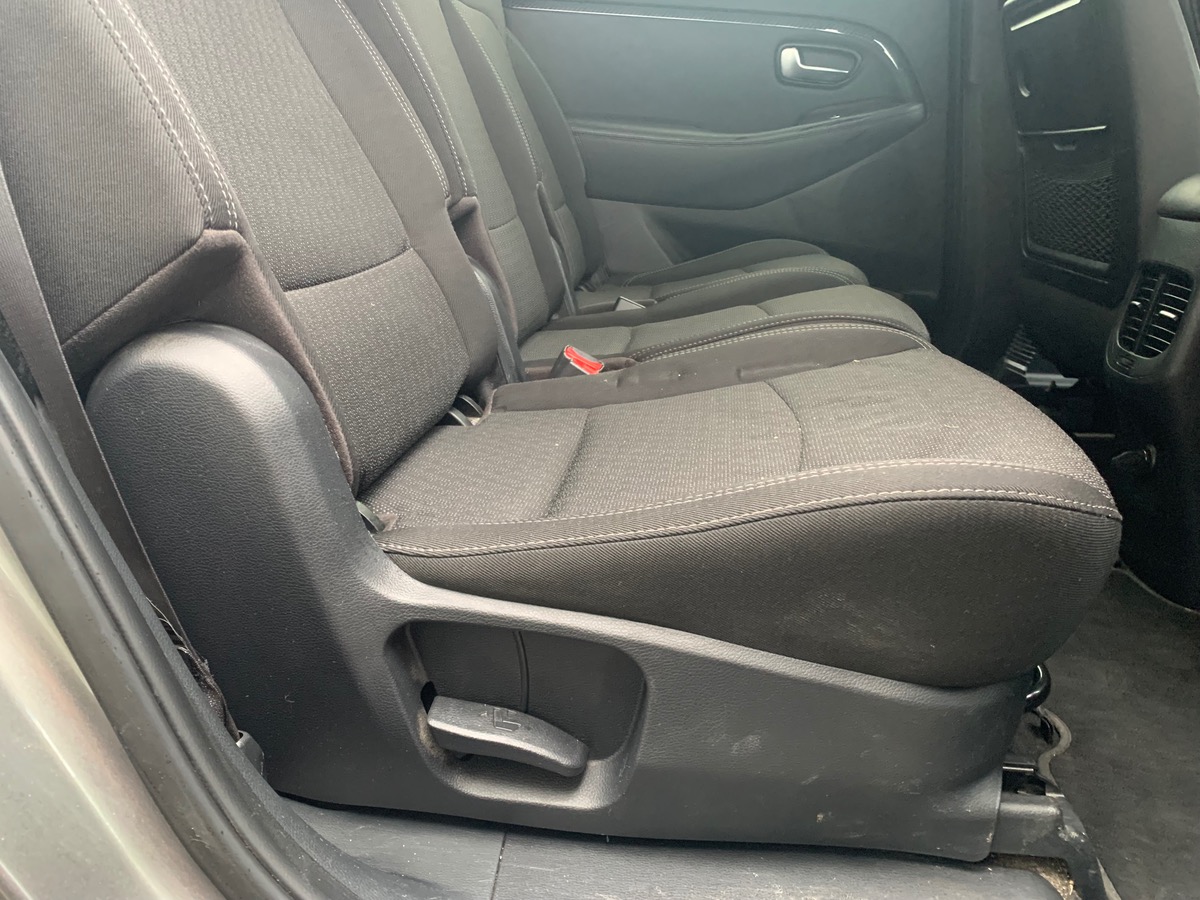 Kia Carens 141 ch | PREMIUM | 7 Places | Phase 2 | Attelage| Toit ouvrant | Caméra de recul | Jantes