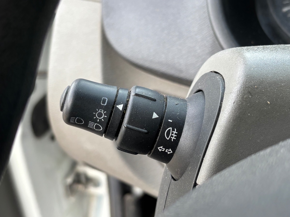 RENAULT Kangoo II Express phase 1 BVM5 / Trappe de toit