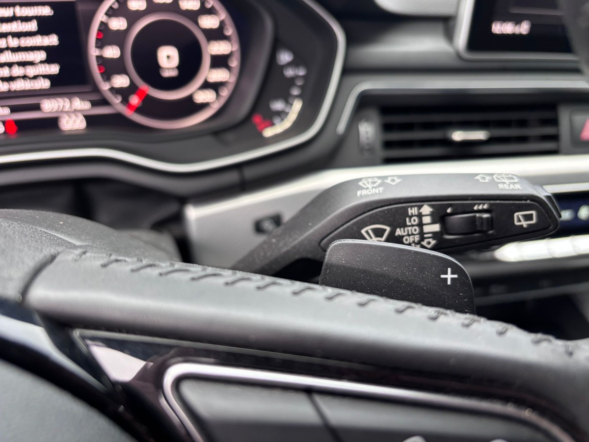 Audi A4 Avant 2.0 TFSI S-Tronic - Française - Suivi d'entretiens - CARPLAY