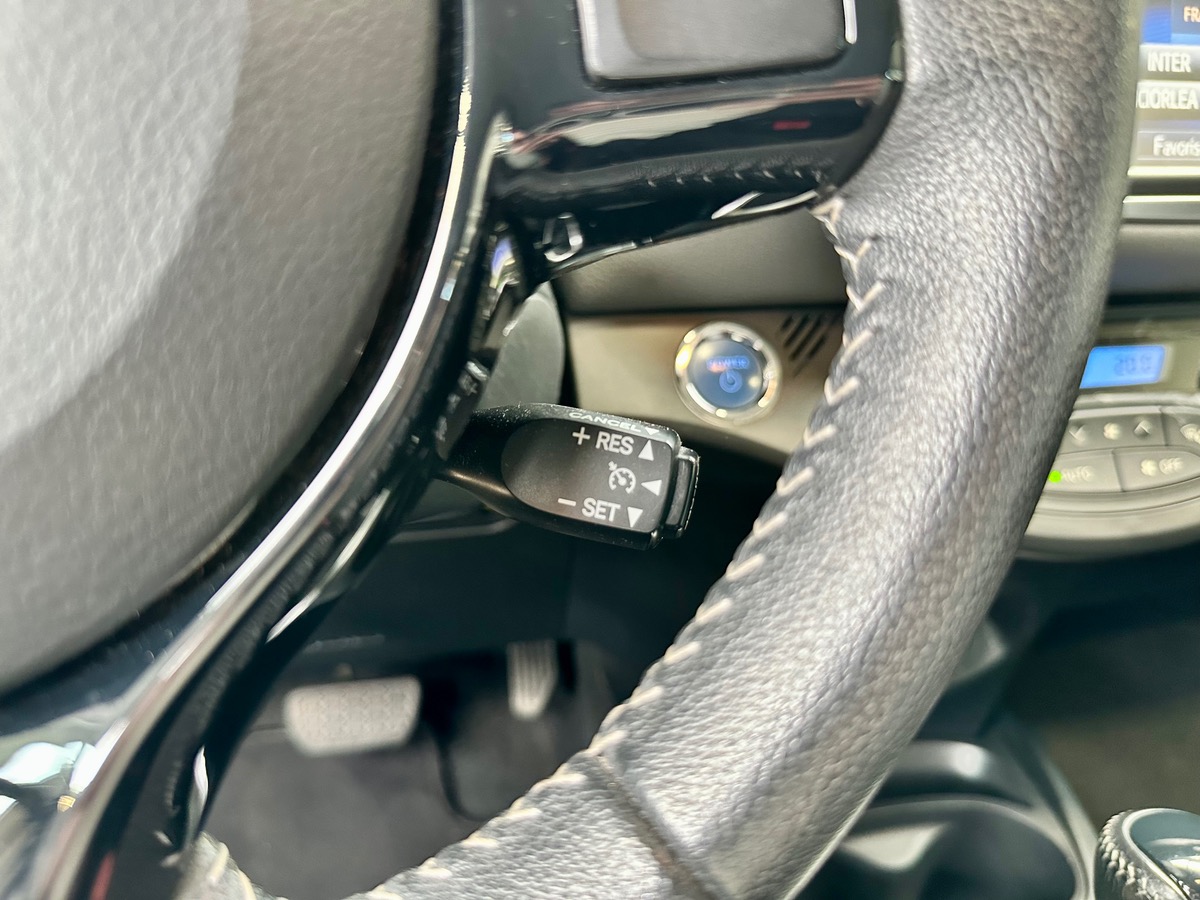 Toyota Yaris III (2) Hybrid 100H Dynamic 5P BVA a